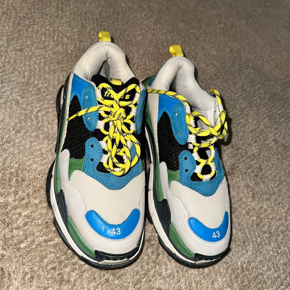 AUTHENTIC Balenciaga Triple S sneakers